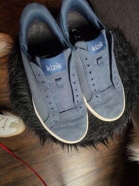 Kizik Men’s Easy-On Slip-On Loafers in Navy